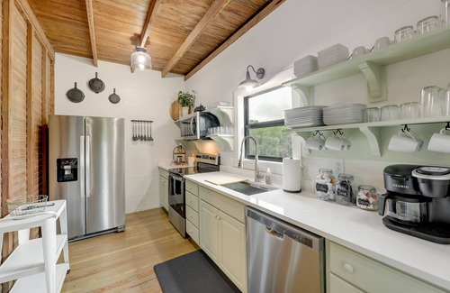 Schulenburg House | 'The Hideaway' Secluded & Spacious Schulenburg Gem