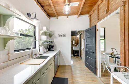 Schulenburg House | 'The Hideaway' Secluded & Spacious Schulenburg Gem