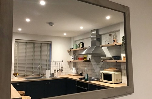 St Teath Apartment | The Hideaway, Stylish, serene space in pretty Cornish village.
