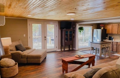 Coosa Cabin | The Hideaway