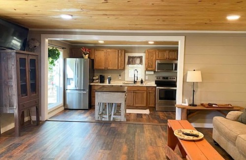 Coosa Cabin | The Hideaway