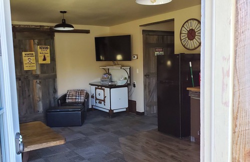 Deadwood Apartment | The Hideout at Mad Peak Lodging, sleeps up to four