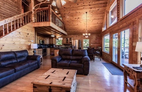 Oden Cabin | "The Hideout" Cabin 14