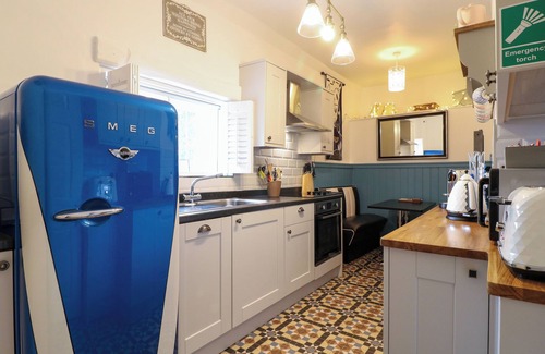 Oakham Cottage | THE HIDEOUT, family friendly, character holiday cottage in Oakham