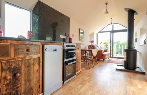 Llangrove Cottage | THE HIDEOUT, pet friendly, luxury holiday cottage in Llangrove