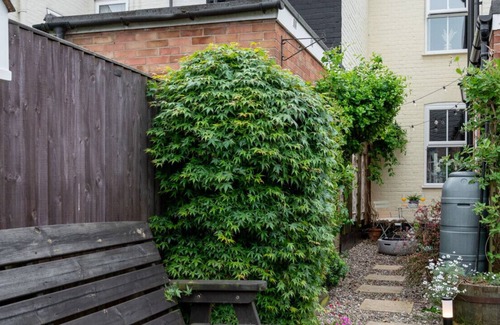 Beccles House | The Hideout - Three Bedroom House, Sleeps 5