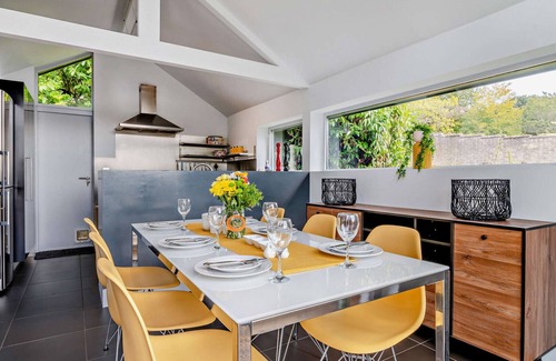 Lydney House | The Hidey Hole - Three Bedroom House, Sleeps 6