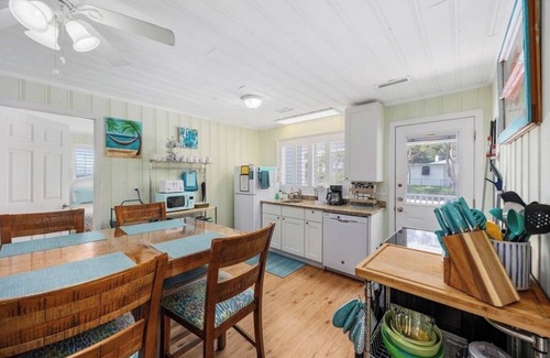 Crescent Beach House | The High Tide Hideaway @ The Beach