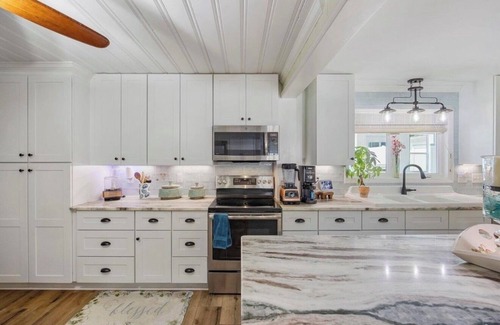 Crescent Beach House | The High Tide Hideaway @ The Beach