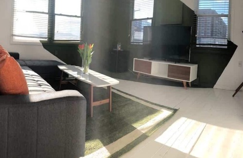 Queens Apartment | The High Tide 2BR with Redecorated Living Room #3