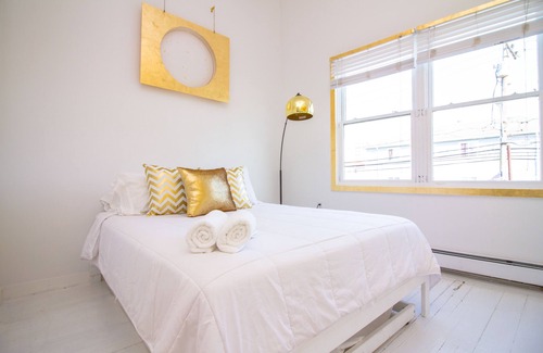 Queens Condo | The High Tide Studio #4 Studio Bedroom Hotel Room by Redawning