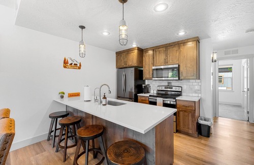 McCall House | The Highland Hangout: Luxurious, new 3 bed, 3 bath townhome in McCall with garage