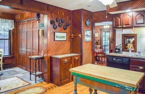 Inlet House | The Highland Lodge - 4th Lake Historic, Waterfront Home