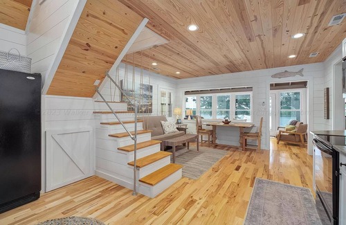 Bremen Cabin | ꨄ︎ The Highland on Smith - Lakefront Family Cabin