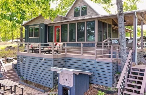 Bremen Cabin | ꨄ︎ The Highland on Smith - Lakefront Family Cabin