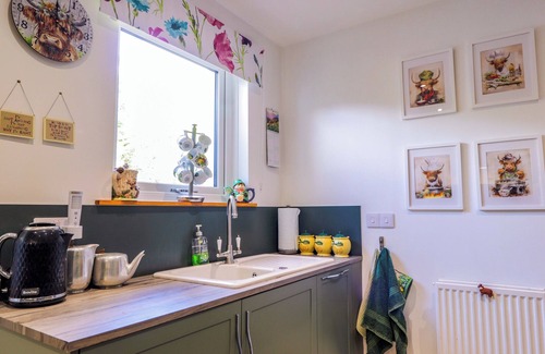 Dornie House | THE HIGHLANDER, family friendly, country holiday cottage in Dornie