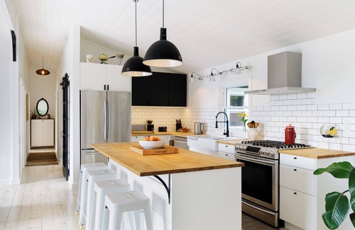 Grey Highlands House | The Highlands- 7 Acres Overlooking Lake Eugenia