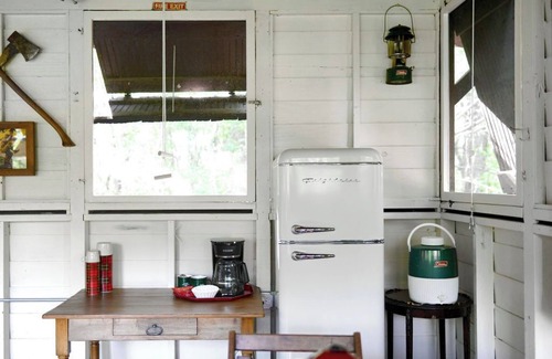 East Troy Cabin | The Highlands - Group Cabin Retreat