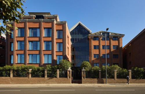 Harrow Apartment | The Hill by Nestor