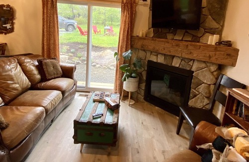 Perry House | The Hill Crest Cottage