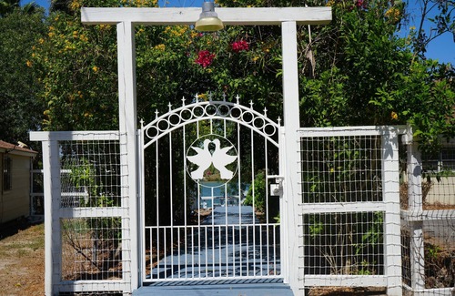 Arroyo City Cottage | The hill private fishing pier NOT water front