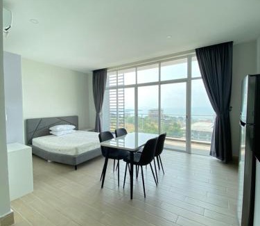 Sihanoukville City Centre Bed & Breakfast | The Hill Residence