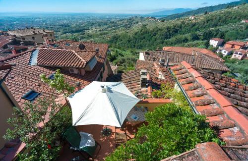 Massa Apartment | The hill terrace