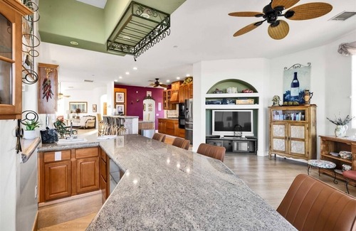 Yucca Valley Villa | * The Hills of Palm Springs. Spacious 4BR, Absolute privacy, Pool & Jacuzzi. *
