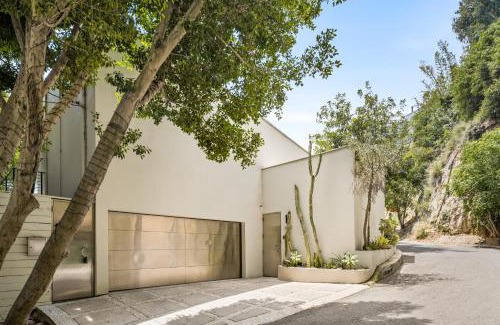 Hollywood Hills West Villa | The Hillside Haven