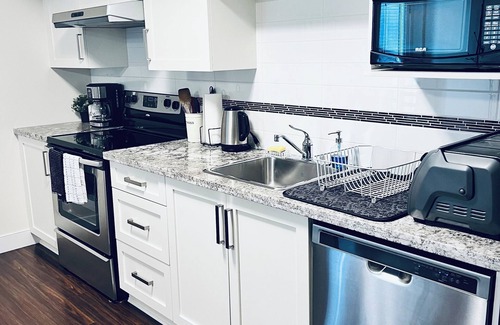Surrey House | The Hilltop at Grandview