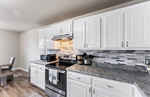 San Antonio House | The Hilltop (Close to Lackland)