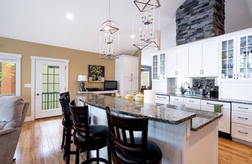 Brooklyn House | The Hilltop Estate at Wamplers Lake #Lakefront# #Amazing Views#