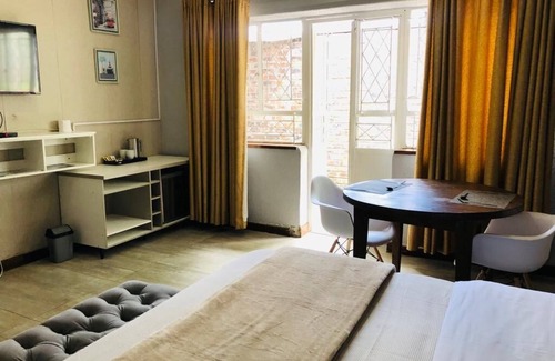 Harare House | The Hilltop Guesthouse