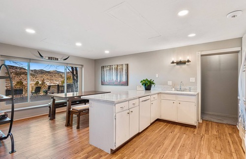 Loveland House | The Hilltop Hideaway: A peaceful base camp for RMNP trips and Loveland weddings.