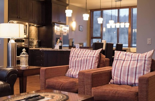 East Kootenay Condo | The Historic 901 Penthouse | Private Hot Tub
