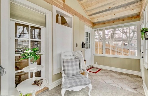 East Colorado Springs House | The Historic Blue Bird Cottage