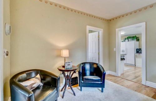 East Colorado Springs House | The Historic Blue Bird Cottage