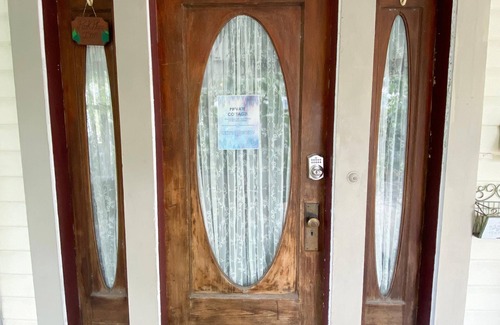 Sanford Apartment | The Historic Craftsman (2nd Floor)@Park Place Inn