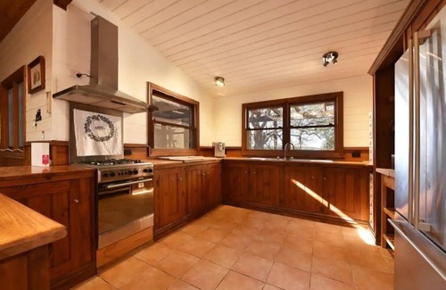 Whittingham House | The Historic Hunter Valley Old School House, Pokolbin