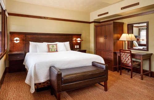 Mason City Hotel | The Historic Park Inn Hotel