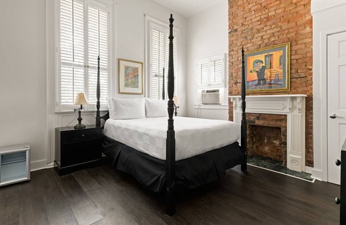 Faubourg Lafayette Hotel | The Historic Streetcar Inn Premium Queen Room