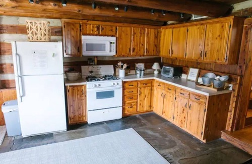 Eagleville Cabin | The Historical Cabin at Magnolia Farm
