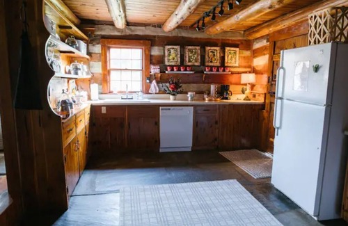 Eagleville Cabin | The Historical Cabin at Magnolia Farm