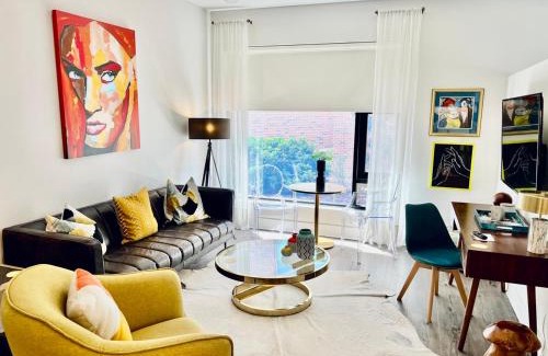 River District Apartment | The Hive 102 King with Balcony Pet Friendly