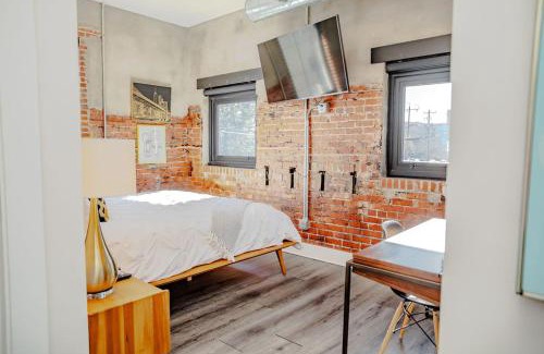 River District House | The Hive 207 Bees Knees