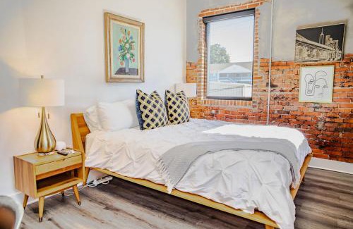 River District House | The Hive 207 Bees Knees
