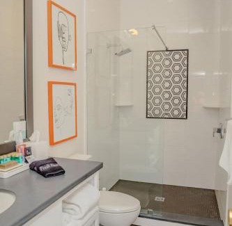 River District House | The Hive 207 Bees Knees