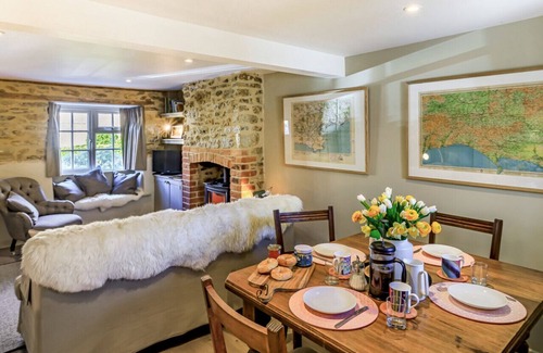 Bridport House | The Hive - Burton Bradstock