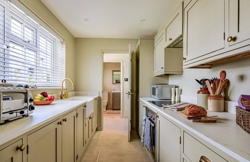 Bridport House | The Hive - Burton Bradstock