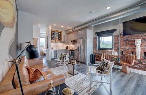 River District Apartment | The Hive
